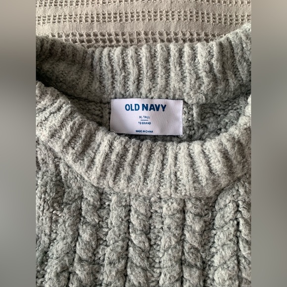 Old Navy soft chunky sweater with narrow wrist detail - Picture 2 of 7